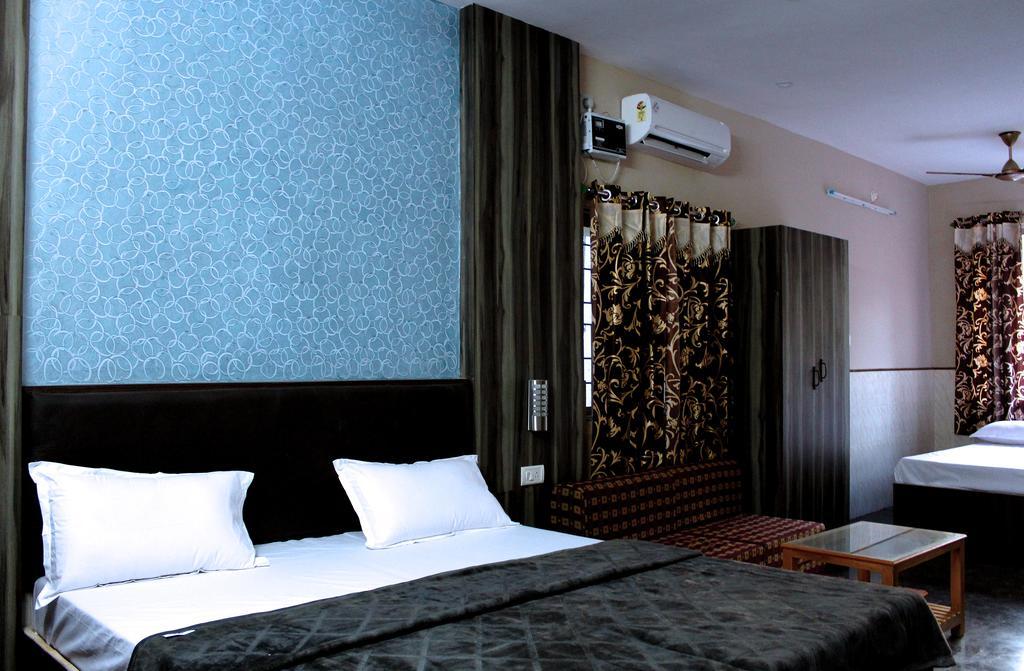 Vinodhara Guest House Mahabalipuram Room photo