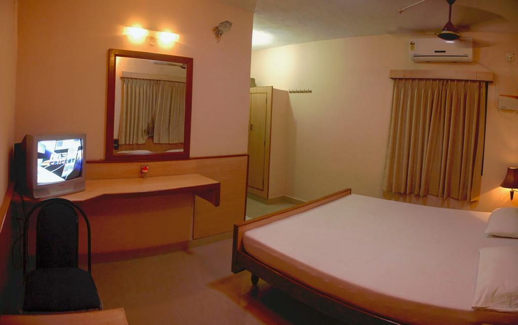 Vinodhara Guest House Mahabalipuram Room photo