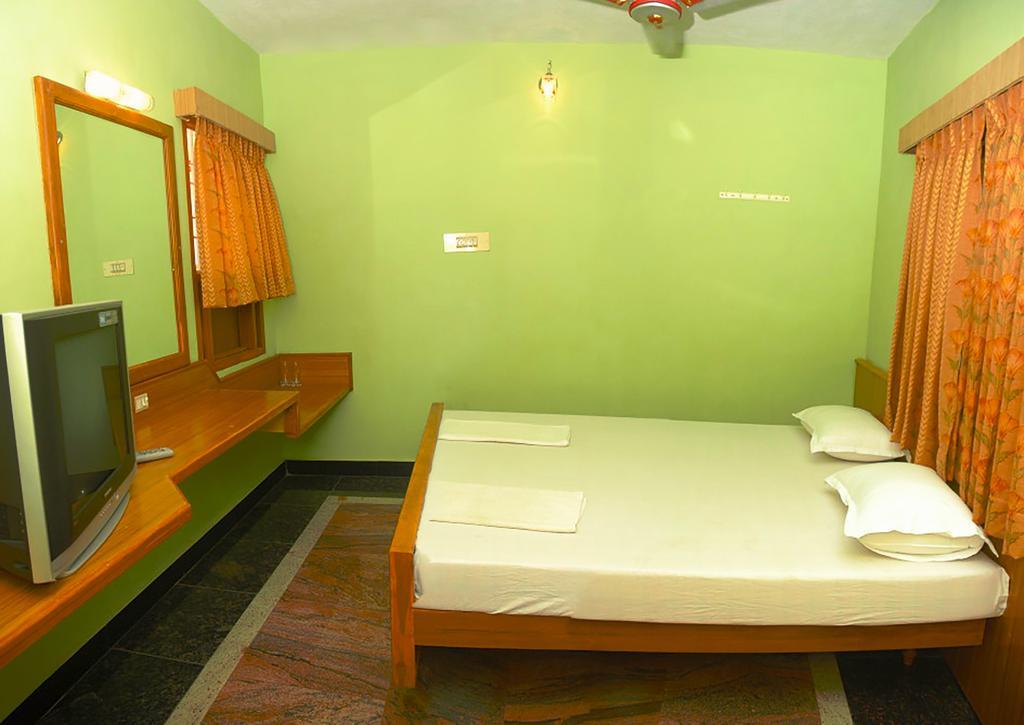 Vinodhara Guest House Mahabalipuram Room photo